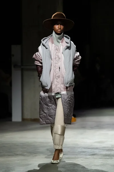 Look 32